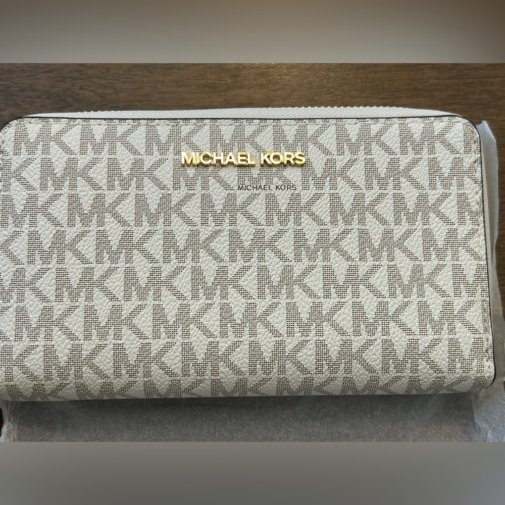MICHAEL KORS JET SET TRAVEL LARGE FLAT MULTIFUNCTION PHONE CASE WALLET WRISTLET